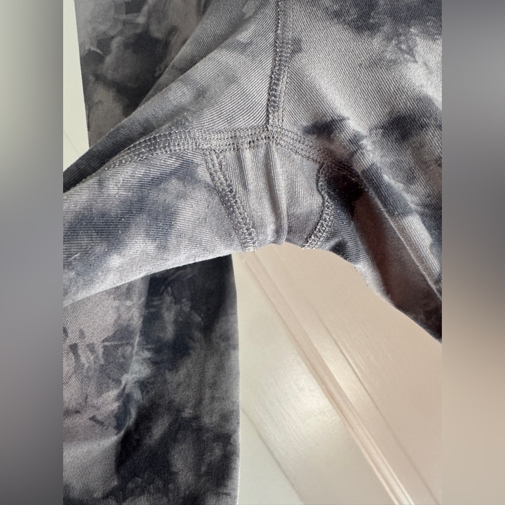 Athleta Women's Flower Print Leggings in Black and Gray - Picture 2 of 8
